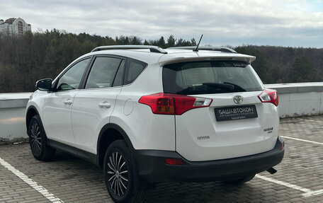 Toyota RAV4, 2015 год, 2 270 000 рублей, 6 фотография