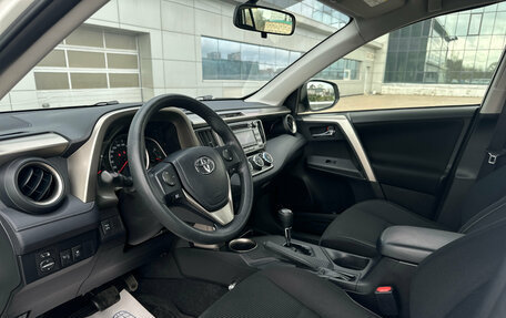 Toyota RAV4, 2015 год, 2 270 000 рублей, 7 фотография