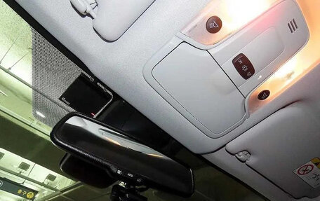 Toyota Prius IV XW50, 2022 год, 2 100 000 рублей, 16 фотография