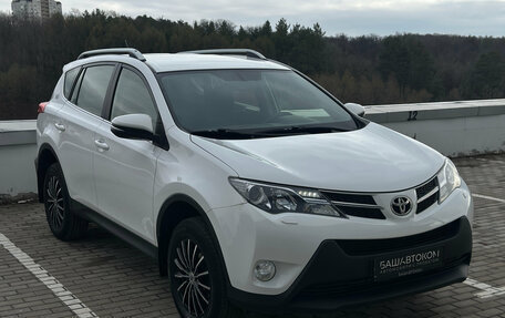 Toyota RAV4, 2015 год, 2 270 000 рублей, 3 фотография