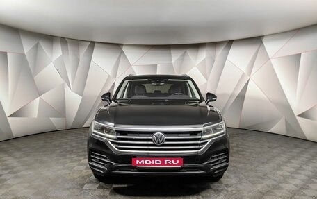 Volkswagen Touareg III, 2018 год, 4 650 000 рублей, 7 фотография