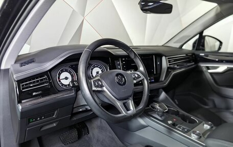 Volkswagen Touareg III, 2018 год, 4 650 000 рублей, 19 фотография