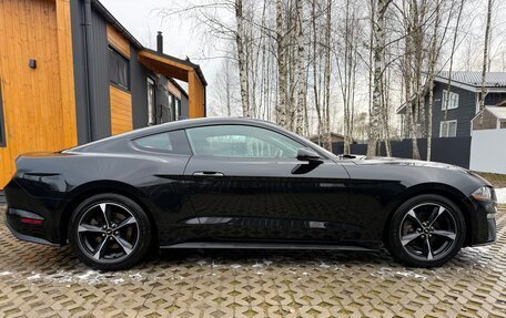 Ford Mustang VI рестайлинг, 2022 год, 3 480 000 рублей, 6 фотография