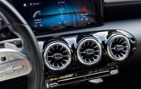 Mercedes-Benz CLA, 2021 год, 2 800 000 рублей, 2 фотография