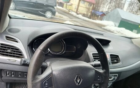 Renault Fluence I, 2014 год, 420 000 рублей, 2 фотография