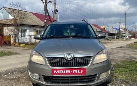 Skoda Roomster, 2012 год, 650 000 рублей, 3 фотография