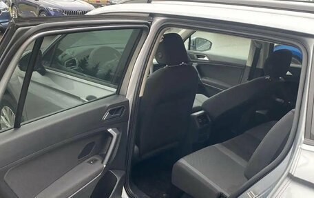 Volkswagen Tiguan II, 2020 год, 2 870 000 рублей, 13 фотография