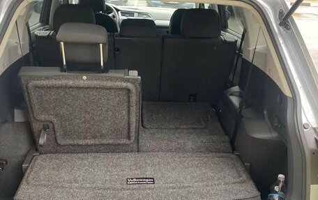 Volkswagen Tiguan II, 2020 год, 2 870 000 рублей, 12 фотография