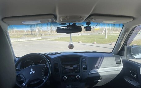 Mitsubishi Pajero IV, 2014 год, 1 950 000 рублей, 4 фотография
