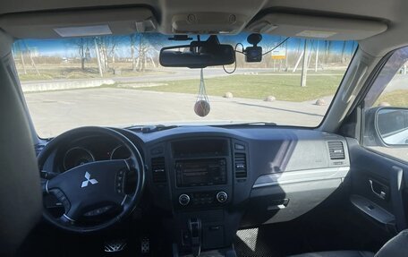 Mitsubishi Pajero IV, 2014 год, 1 950 000 рублей, 3 фотография