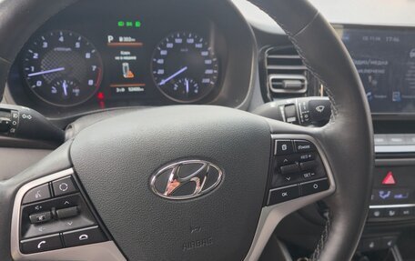 Hyundai Solaris II рестайлинг, 2021 год, 1 800 000 рублей, 13 фотография