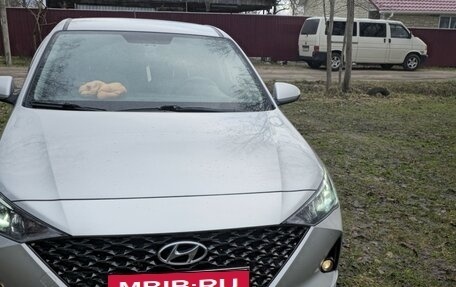 Hyundai Solaris II рестайлинг, 2021 год, 1 800 000 рублей, 6 фотография