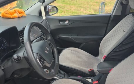 Hyundai Solaris II рестайлинг, 2021 год, 1 800 000 рублей, 15 фотография