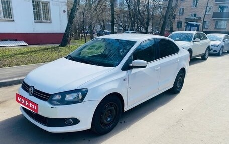 Volkswagen Polo VI (EU Market), 2012 год, 700 000 рублей, 2 фотография