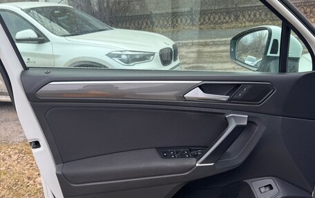 Volkswagen Tiguan II, 2018 год, 2 820 000 рублей, 6 фотография