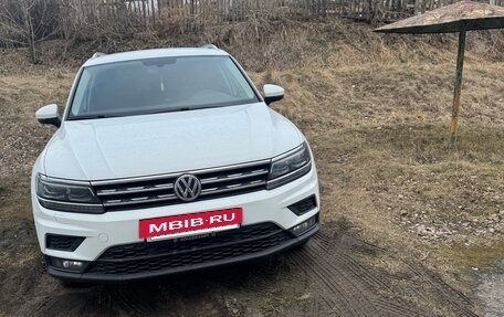 Volkswagen Tiguan II, 2018 год, 2 820 000 рублей, 4 фотография