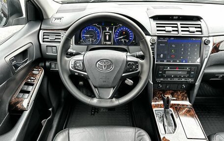 Toyota Camry, 2018 год, 2 440 000 рублей, 15 фотография