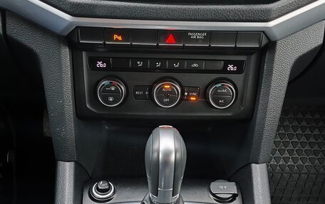 Volkswagen Amarok I рестайлинг, 2018 год, 3 000 000 рублей, 17 фотография