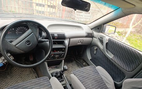 Opel Astra F, 1993 год, 160 000 рублей, 11 фотография