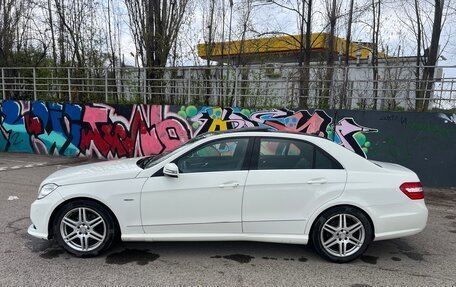 Mercedes-Benz E-Класс, 2011 год, 1 550 000 рублей, 2 фотография