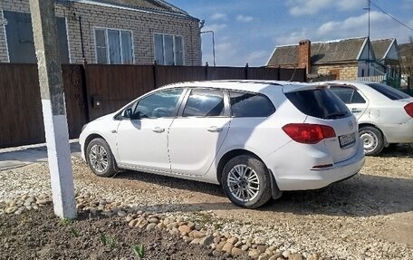 Opel Astra J, 2013 год, 830 000 рублей, 2 фотография