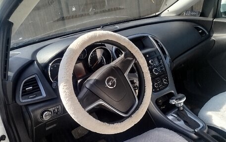 Opel Astra J, 2013 год, 830 000 рублей, 3 фотография