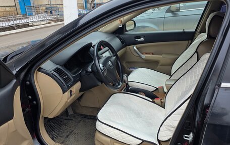 Honda Accord VII рестайлинг, 2004 год, 600 000 рублей, 6 фотография