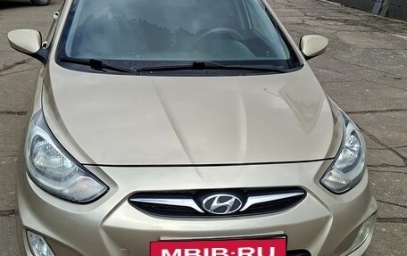Hyundai Solaris II рестайлинг, 2012 год, 670 000 рублей, 1 фотография