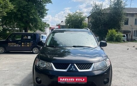 Mitsubishi Outlander III рестайлинг 3, 2008 год, 1 160 000 рублей, 1 фотография