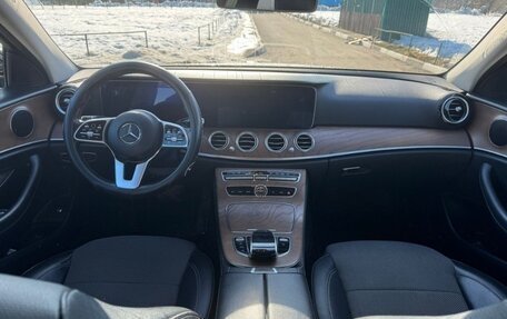 Mercedes-Benz E-Класс, 2019 год, 2 600 000 рублей, 4 фотография