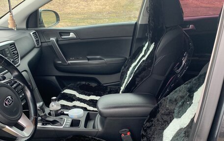 KIA Sportage IV рестайлинг, 2018 год, 2 100 000 рублей, 28 фотография