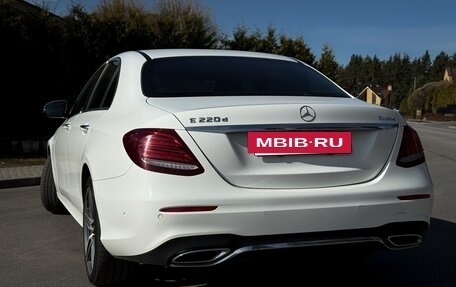 Mercedes-Benz E-Класс, 2019 год, 2 970 000 рублей, 10 фотография