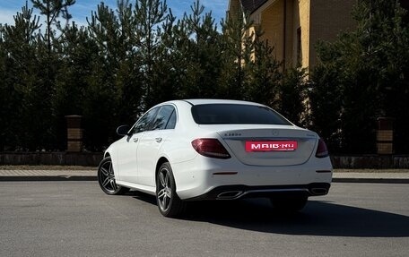 Mercedes-Benz E-Класс, 2019 год, 2 970 000 рублей, 4 фотография