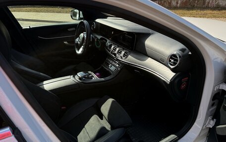 Mercedes-Benz E-Класс, 2019 год, 2 970 000 рублей, 18 фотография