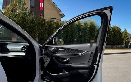 Mercedes-Benz E-Класс, 2019 год, 2 970 000 рублей, 19 фотография