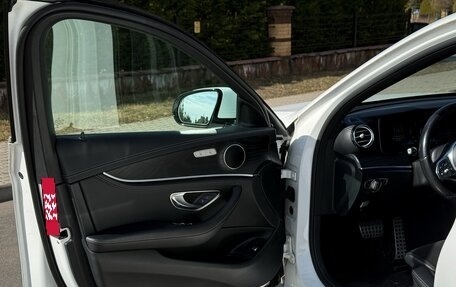 Mercedes-Benz E-Класс, 2019 год, 2 970 000 рублей, 17 фотография