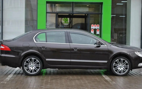 Skoda Superb III рестайлинг, 2013 год, 1 375 000 рублей, 3 фотография