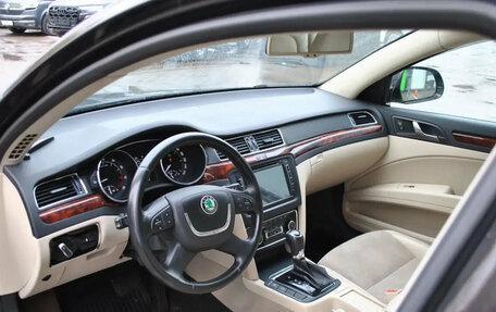 Skoda Superb III рестайлинг, 2013 год, 1 375 000 рублей, 10 фотография