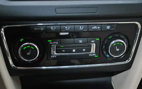 Skoda Superb III рестайлинг, 2013 год, 1 375 000 рублей, 17 фотография