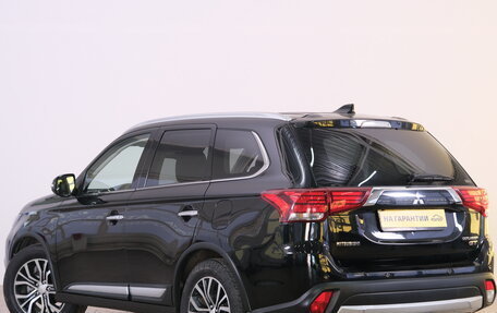 Mitsubishi Outlander III рестайлинг 3, 2018 год, 3 249 000 рублей, 4 фотография