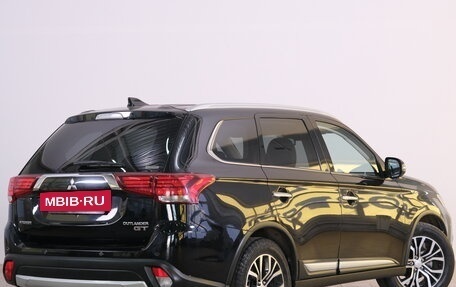 Mitsubishi Outlander III рестайлинг 3, 2018 год, 3 249 000 рублей, 6 фотография