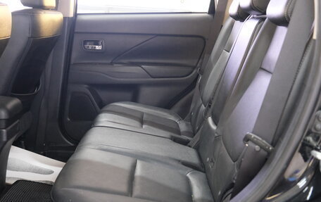 Mitsubishi Outlander III рестайлинг 3, 2018 год, 3 249 000 рублей, 21 фотография