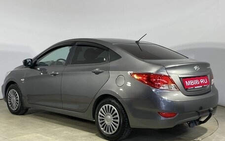 Hyundai Solaris II рестайлинг, 2011 год, 680 000 рублей, 13 фотография