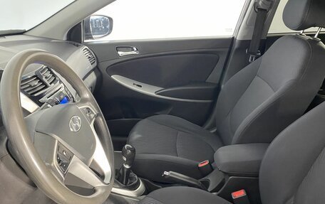 Hyundai Solaris II рестайлинг, 2011 год, 680 000 рублей, 26 фотография