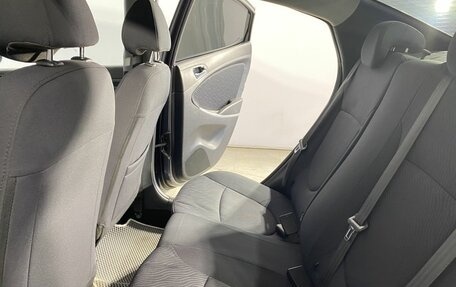 Hyundai Solaris II рестайлинг, 2011 год, 680 000 рублей, 25 фотография