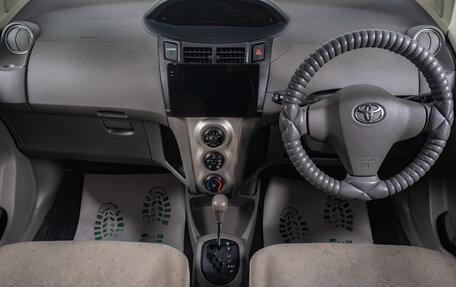 Toyota Vitz, 2009 год, 759 000 рублей, 10 фотография