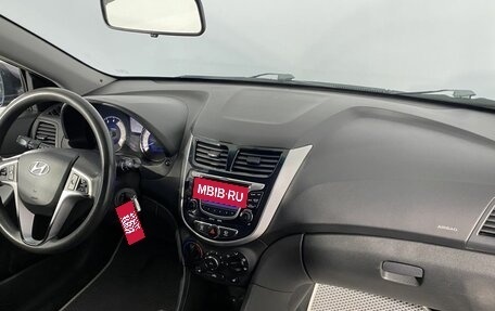 Hyundai Solaris II рестайлинг, 2011 год, 680 000 рублей, 24 фотография