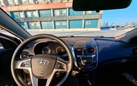 Hyundai Solaris II рестайлинг, 2012 год, 670 000 рублей, 5 фотография