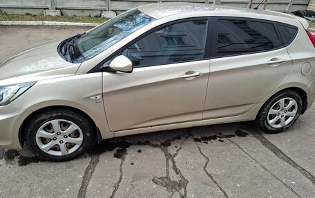 Hyundai Solaris II рестайлинг, 2012 год, 670 000 рублей, 4 фотография