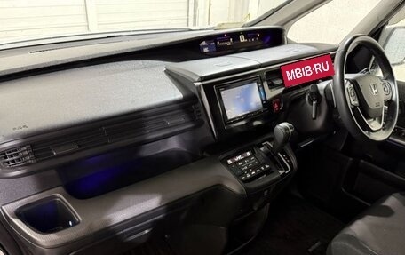 Honda Stepwgn IV, 2020 год, 1 860 000 рублей, 7 фотография